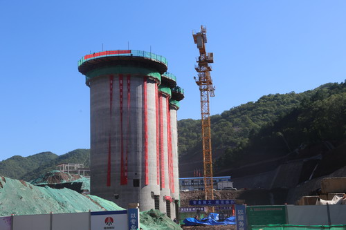 銅川分公司冶坪煤礦混煤倉(cāng)滑模工程順利完工