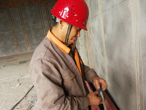 一個踏踏實實的“犁地?！?></div>
                                <div   id=