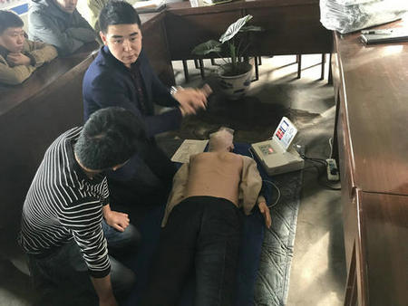 洗選煤運營公司開展模擬人現(xiàn)場緊急救護基礎(chǔ)知識講解