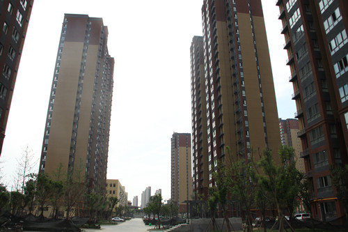 天工公司土建十一項(xiàng)目部承建的曲江羊頭鎮(zhèn)村安置小區(qū)1標(biāo)段工程通過防雷接地、人防兩項(xiàng)專項(xiàng)驗(yàn)收