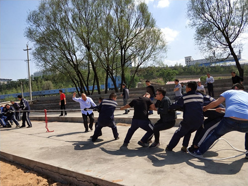 洗選煤檸條塔運(yùn)營項(xiàng)目部開展慶“五一”活動(dòng)