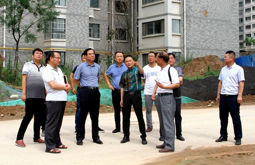 銅川礦業(yè)公司領(lǐng)導(dǎo)深入銅煤1#、2#小區(qū)施工現(xiàn)場回訪檢查項目建設(shè)工作