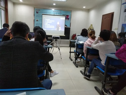 走，聽課去！