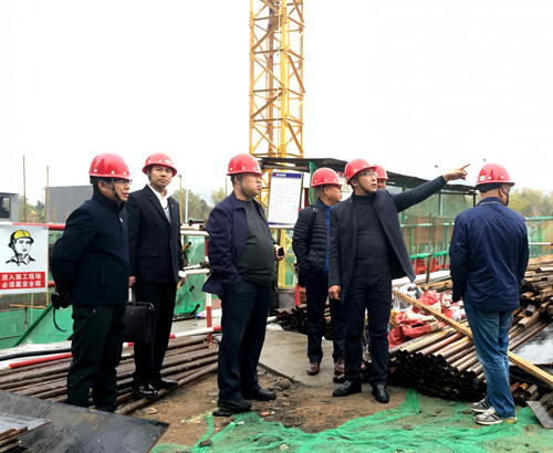 王寧深入神南華府現(xiàn)場(chǎng)辦公 解決問題推動(dòng)工作