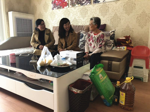 陜煤建設(shè)機電安裝公司 重陽佳節(jié)慰問職工家庭高齡老人