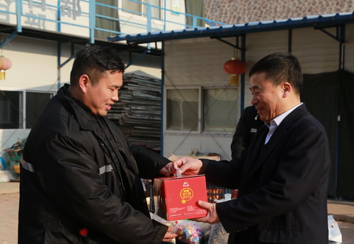 陜煤建設(shè)銅川分公司領(lǐng)導(dǎo)春節(jié)前夕深入基層走訪并慰問困難職工