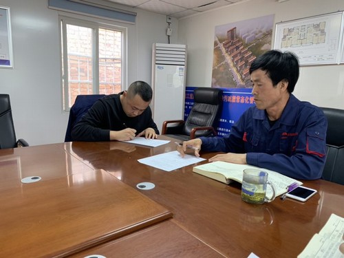 陜煤建設(shè)銅煤公司干部職工立下軍令狀，打好百日會戰(zhàn)攻堅戰(zhàn)