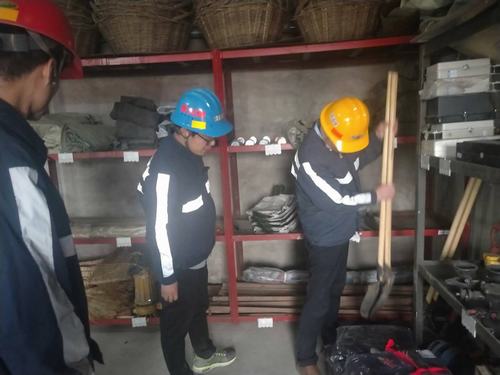 陜煤建設(shè)洗選煤運(yùn)營公司安裝第三項(xiàng)目部做實(shí)“雨季三防”工作