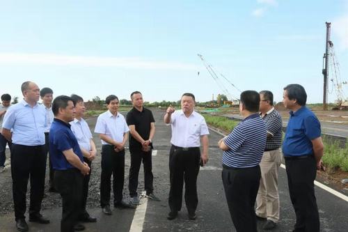 公司領(lǐng)導(dǎo)寧興剛、王寧、楊讓順深入渭南開沃項(xiàng)目檢查指導(dǎo)工作
