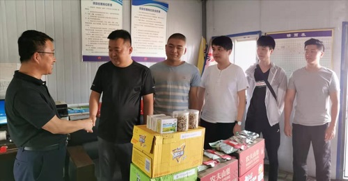 陜煤建設(shè)路橋分公司開(kāi)展“送清涼”活動(dòng)