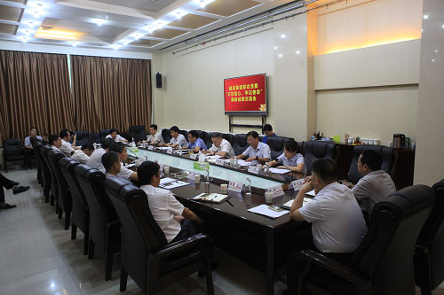 陜煤建設(shè)召開(kāi)領(lǐng)導(dǎo)班子及成員調(diào)查研究成果交流會(huì)