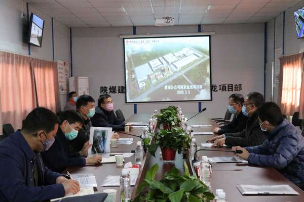 公司領(lǐng)導(dǎo)侯本英、楊讓順一行深入渭南分公司南京金龍項目檢查復(fù)工及防疫工作