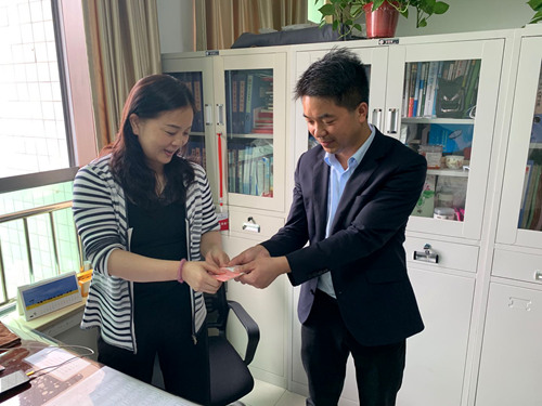 陜煤建設(shè)公司：一張蛋糕卡  盡顯關(guān)愛(ài)情