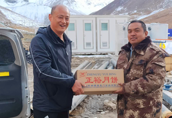 陜煤建設礦建三公司“雙節(jié)”來臨之際慰問一線職工