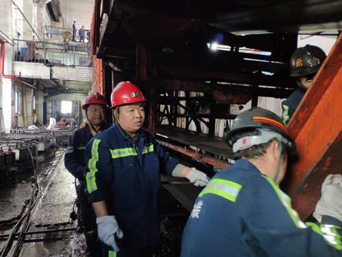 陜煤建設(shè)機電安裝公司：堅守崗位 守護不變的“年味”