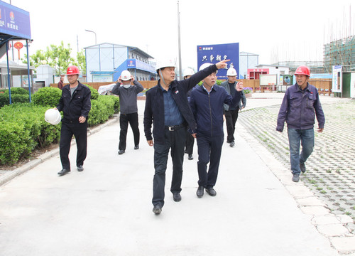 侯本英深入山水逸境小區(qū)、老城改造項(xiàng)目調(diào)研指導(dǎo)工作