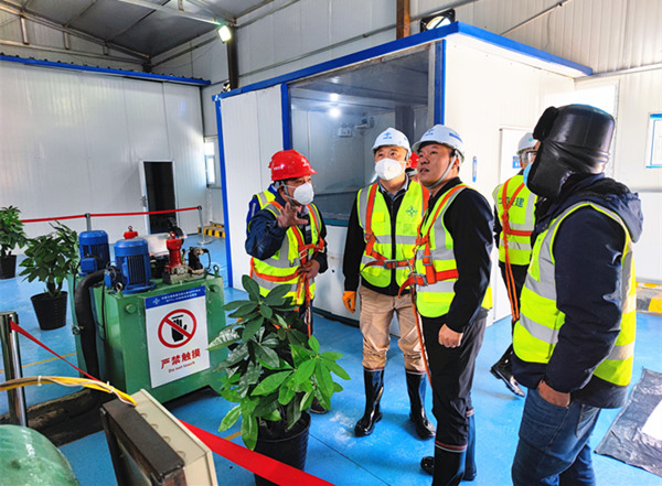 中交一公局副總工蔡軍一行深入陜煤建設礦建三公司天山項目檢查指導工作