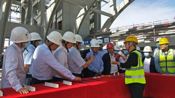 對(duì)標(biāo)交流促發(fā)展  觀摩學(xué)習(xí)共提升