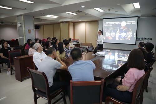 陜煤建設路橋分公司筑牢安全生產(chǎn)“銅墻鐵壁”