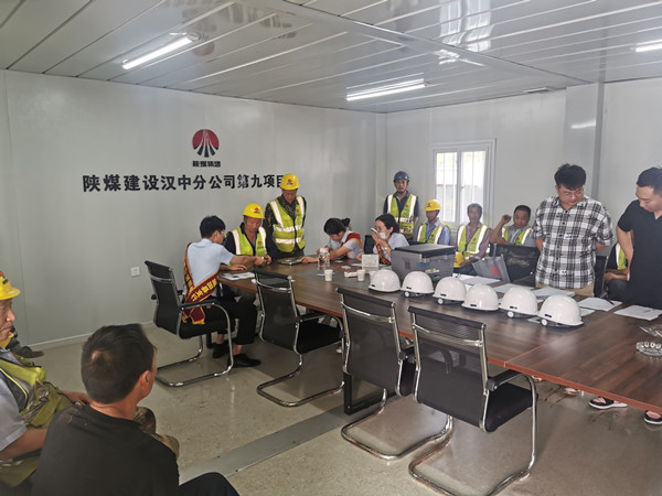 陜煤建設(shè)漢中分公司為農(nóng)民工辦實事 解“薪”愁