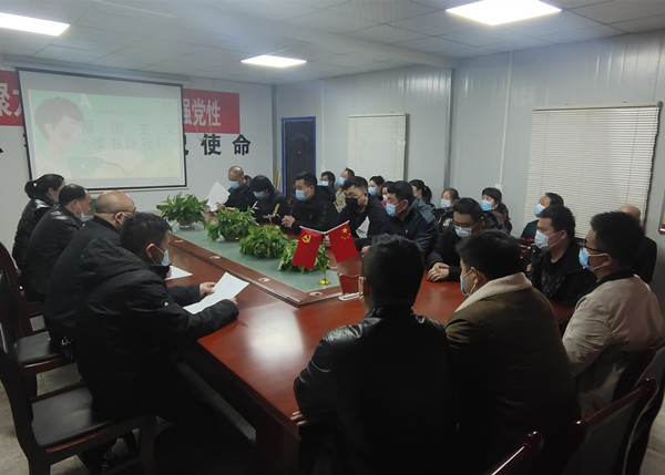 陜煤建設(shè)機(jī)電安裝公司陜北黨支部舉辦愛國(guó)詩歌朗誦比賽