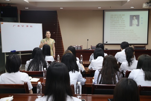 陜煤建設(shè)路橋分公司：關(guān)愛女職工，情滿半邊天