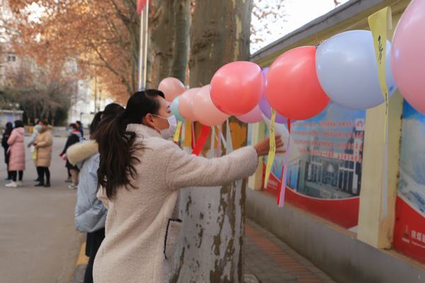 陜煤建設(shè)銅煤公司開展“歡樂迎新年，趣味猜燈謎”活動