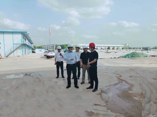 成都市金堂縣委常委、統(tǒng)戰(zhàn)部部長朱和金一行蒞臨四川龐源成都智能制造項目檢查指導(dǎo)工作