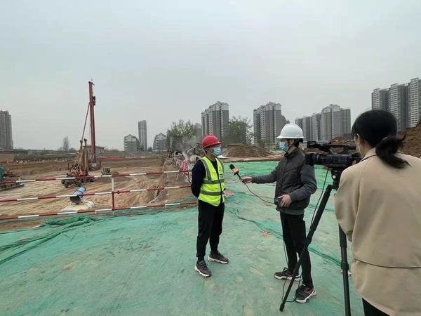 陜煤建設(shè)銅煤公司新龍城項(xiàng)目接受銅川媒體專(zhuān)訪(fǎng)