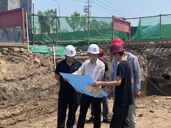 陜煤建設(shè)渭南分公司第五項(xiàng)目部承建的河北龐源文安工程裝備智能制造、再制造項(xiàng)目綜合樓順利通過(guò)基坑驗(yàn)收