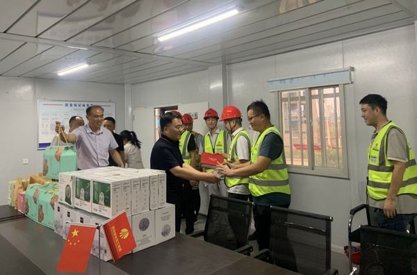 王明智深入一線開展 “送清涼”慰問活動