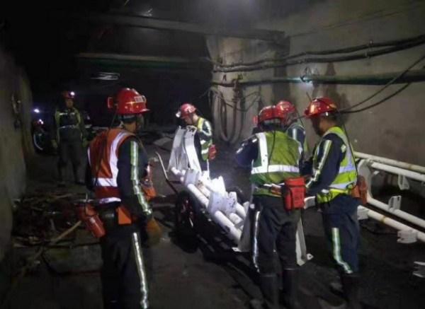 陜煤建設(shè)機電安裝公司小保當項目部：順利完成順槽掘進膠帶機工程