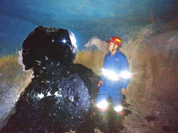 陜煤建設(shè)礦建三公司雙龍項目部116運(yùn)輸順槽順利貫通