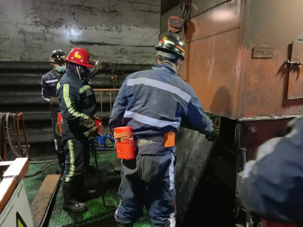 陜煤建設(shè)機(jī)電安裝公司：喜度良宵辭舊歲，元旦工程檢修忙