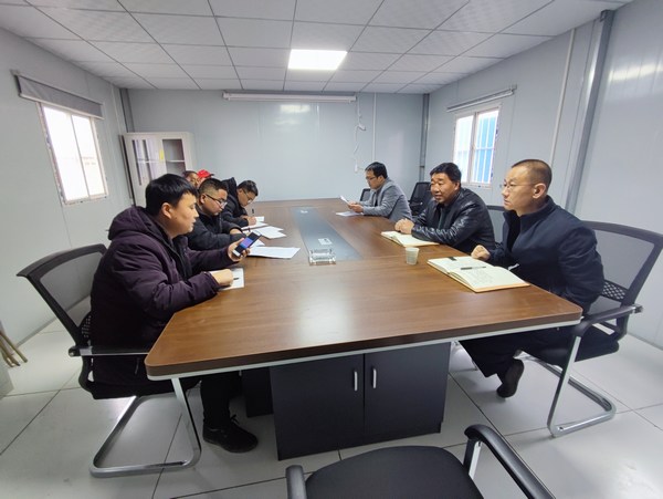 陜煤建設(shè)路橋分公司彬長(zhǎng)項(xiàng)目部“三到位”讓農(nóng)民工勞有所得 ，不再“憂酬煩薪”