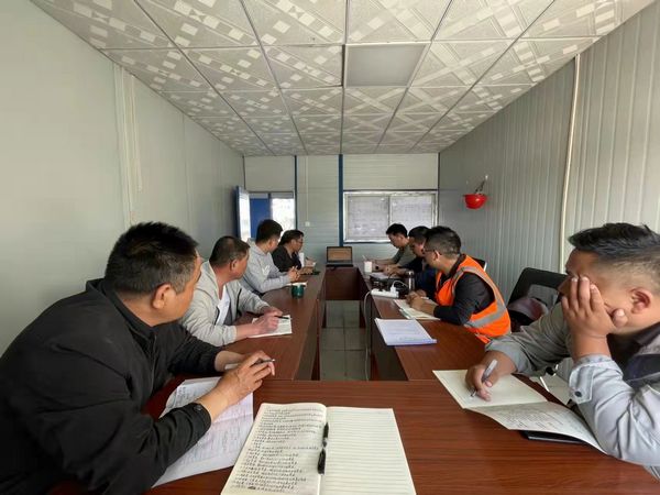 陜煤建設(shè)天工公司新疆第一項(xiàng)目部：工資有“薪”招，培訓(xùn)用“新”招，管理用“心”招納勞務(wù)派遣工