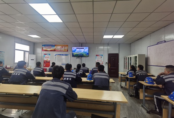 陜煤建設(shè)洗選煤運(yùn)營(yíng)公司紅柳林洗煤廠項(xiàng)目部： 深化“三字”方針  扣緊安全建設(shè)