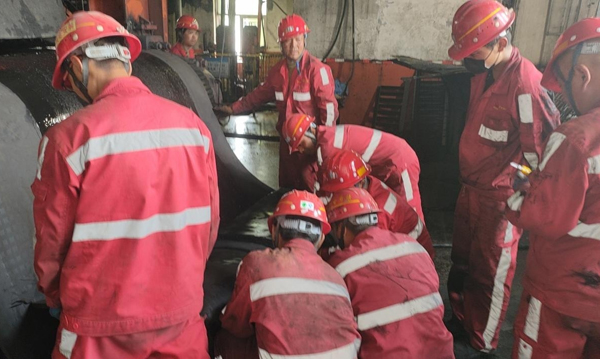 陜煤建設(shè)機(jī)電安裝公司曹家灘項(xiàng)目部38小時完成三項(xiàng)檢修任務(wù)