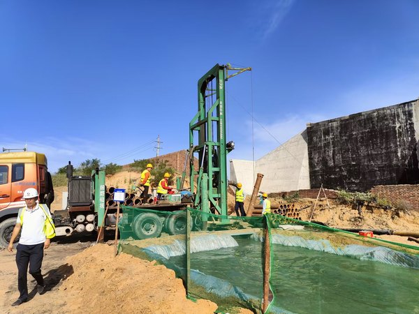 陜煤建設路橋分公司靖神鐵路項目孟紅聯(lián)絡線 王則灣大橋正式開工