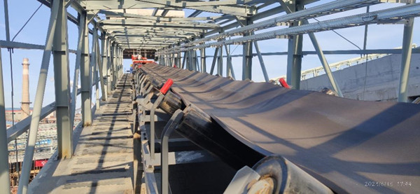 陜煤建設漢中分公司龍鋼機械化綜合一次料場項目帶式輸送機試運轉(zhuǎn)圓滿完成