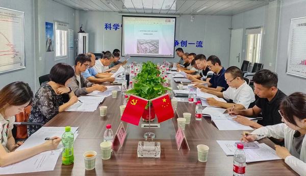 陜煤集團(tuán)專家組對(duì)陜煤建設(shè)天工公司承建的渭南陜煤?jiǎn)⒊巾?xiàng)目一期工程進(jìn)行檔案預(yù)驗(yàn)收