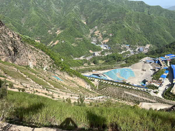 搶工期、保質(zhì)量，只爭(zhēng)朝夕施工忙