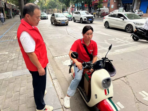 陜煤建設(shè)機(jī)電安裝公司：交通文明勸導(dǎo)，我們在“路”上