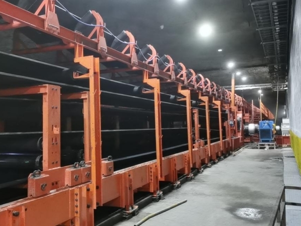 陜煤建設(shè)機電安裝公司曹家灘項目部122104工作面帶式輸送機及破碎機順利試運轉(zhuǎn)