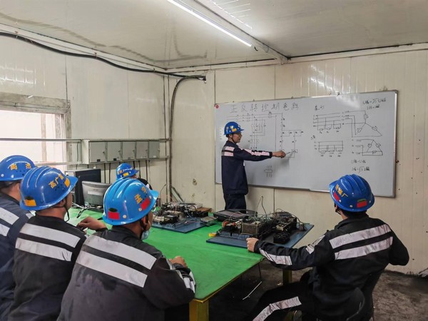 陜煤建設(shè)洗選煤運(yùn)營公司紅柳林洗煤廠項(xiàng)目部： 金秋碩果迎豐收 “排查+考核”強(qiáng)基礎(chǔ)