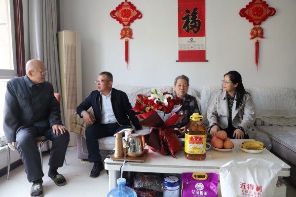 陜煤建設機電安裝公司：九九重陽節(jié)，濃濃敬老情