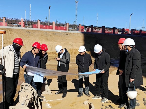 陜煤建設(shè)渭南分公司承建的小保當(dāng)選煤廠技術(shù)改造建設(shè)項(xiàng)目2號(hào)原煤倉(cāng)樁基工程順利通過(guò)基坑驗(yàn)收