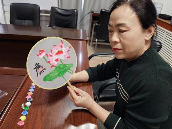 陜煤建設(shè)洗選煤運(yùn)營(yíng)公司檸條塔運(yùn)營(yíng)項(xiàng)目部開展：“巧手抒廉情，清風(fēng)揚(yáng)正氣”主題趣味手工活動(dòng)