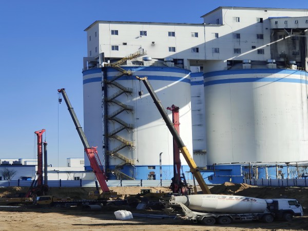 陜煤建設(shè)渭南分公司承建的小保當(dāng)選煤廠技改項目2號末煤倉、原煤倉樁基工程順利完成