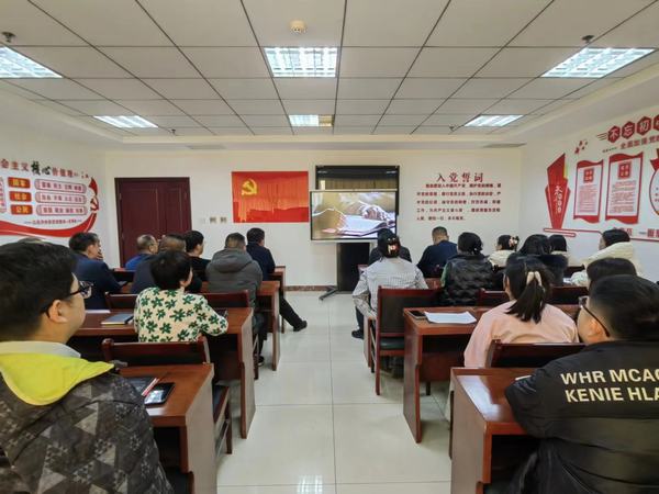 陜煤建設(shè)煤礦運營服務(wù)分公司：組織觀看黨史學習教育影片《跨過鴨綠江》